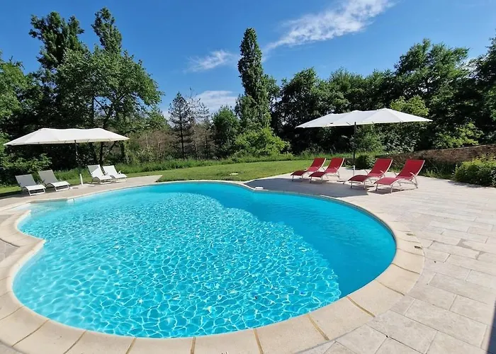 4 Star Gascon Retreat With Pool And Tennis Court ヴィラ