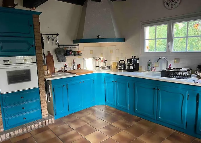 4 Star Gascon Retreat With Pool And Tennis Court Aignan