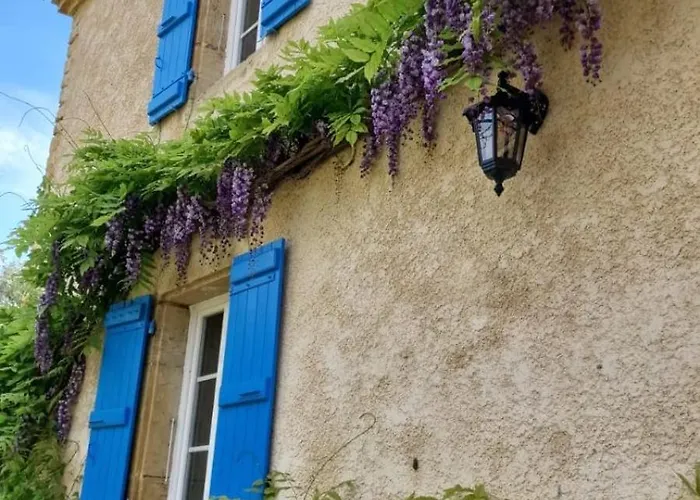 4 Star Gascon Retreat With Pool And Tennis Court Villa *