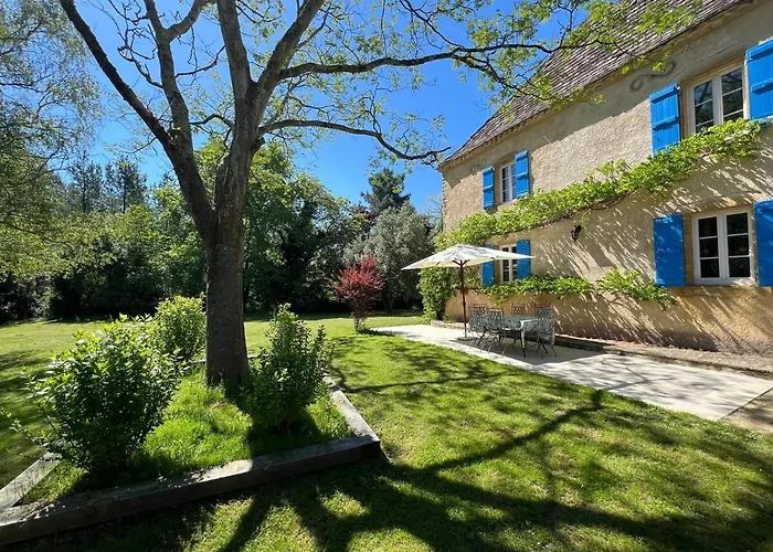 4 Star Gascon Retreat With Pool And Tennis Court Villa *